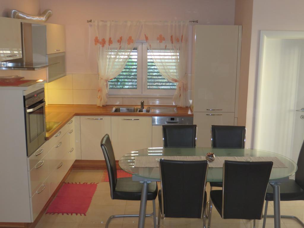 Apartment Simaris - Spacious With Terrace And Sea View ชิเบนิก ภายนอก รูปภาพ