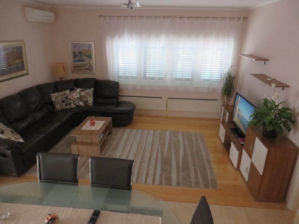Apartment Simaris - Spacious With Terrace And Sea View ชิเบนิก ภายนอก รูปภาพ