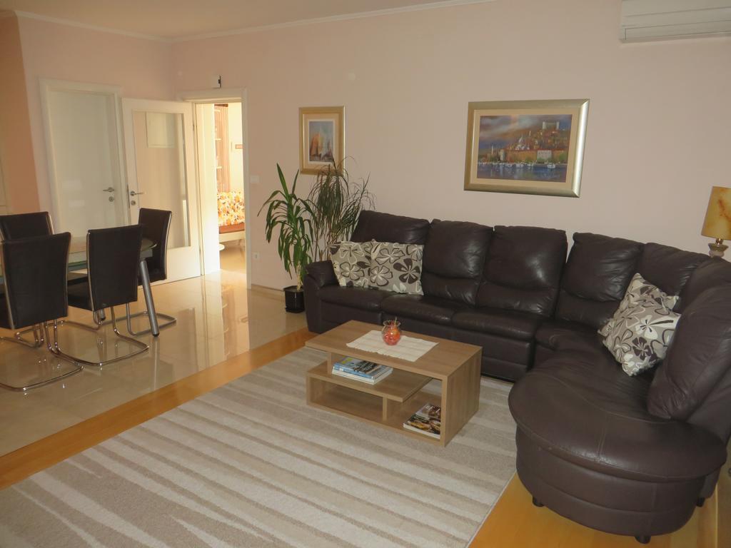 Apartment Simaris - Spacious With Terrace And Sea View ชิเบนิก ภายนอก รูปภาพ