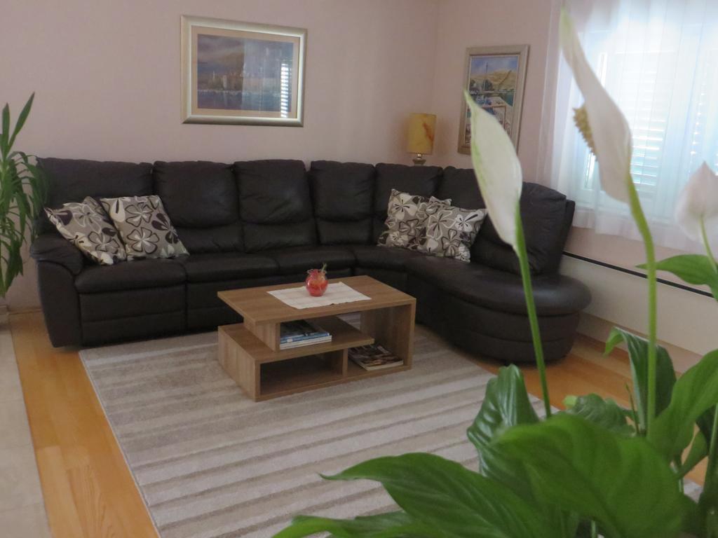 Apartment Simaris - Spacious With Terrace And Sea View ชิเบนิก ภายนอก รูปภาพ