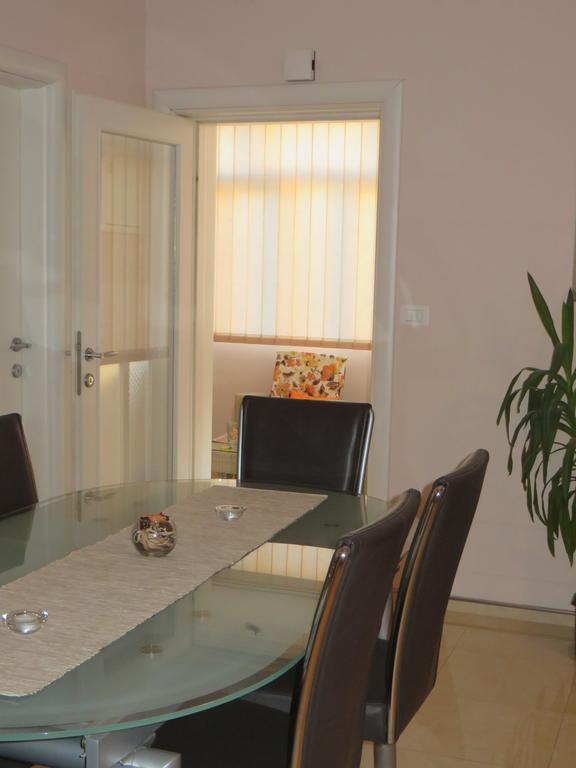 Apartment Simaris - Spacious With Terrace And Sea View ชิเบนิก ภายนอก รูปภาพ