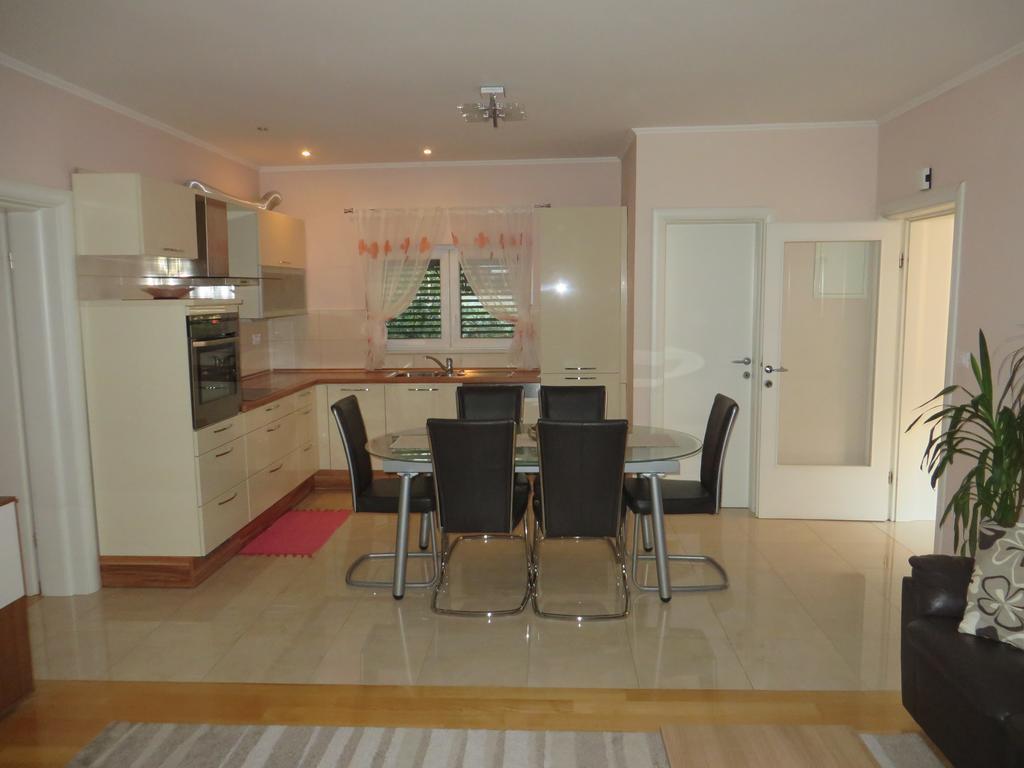 Apartment Simaris - Spacious With Terrace And Sea View ชิเบนิก ภายนอก รูปภาพ